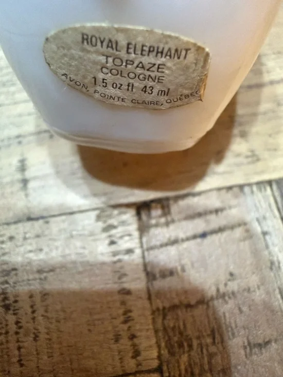 Avon White Ceramic Swan, Elephant and Giraffe Perfume Decanters - Picture 5 of 6